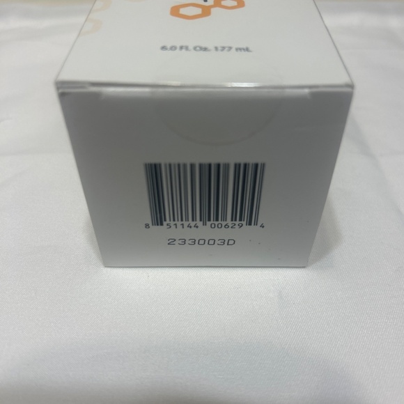 Alastin Gentle Cleanser - Picture 3 of 4